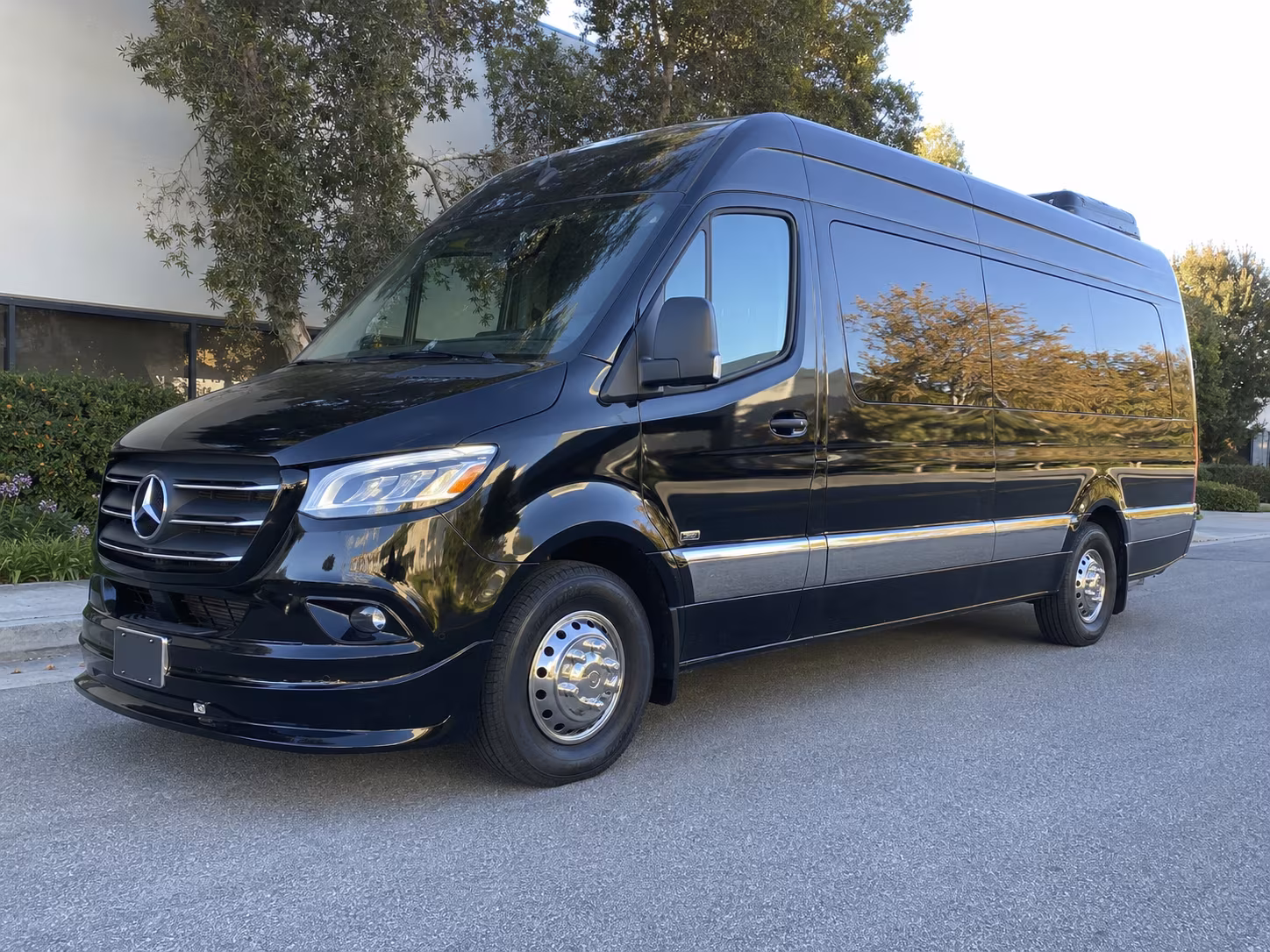 find the perfect transportation for your next airport transfer 1